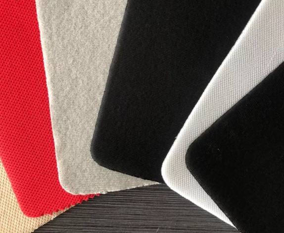 نسيج مغلفة بالعناق