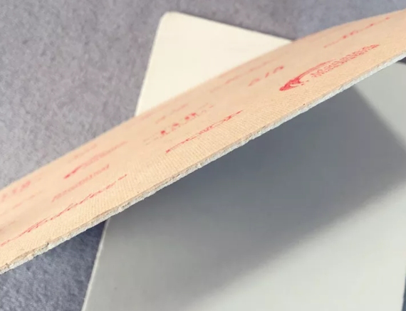 لوحة ورقية مع إيفا