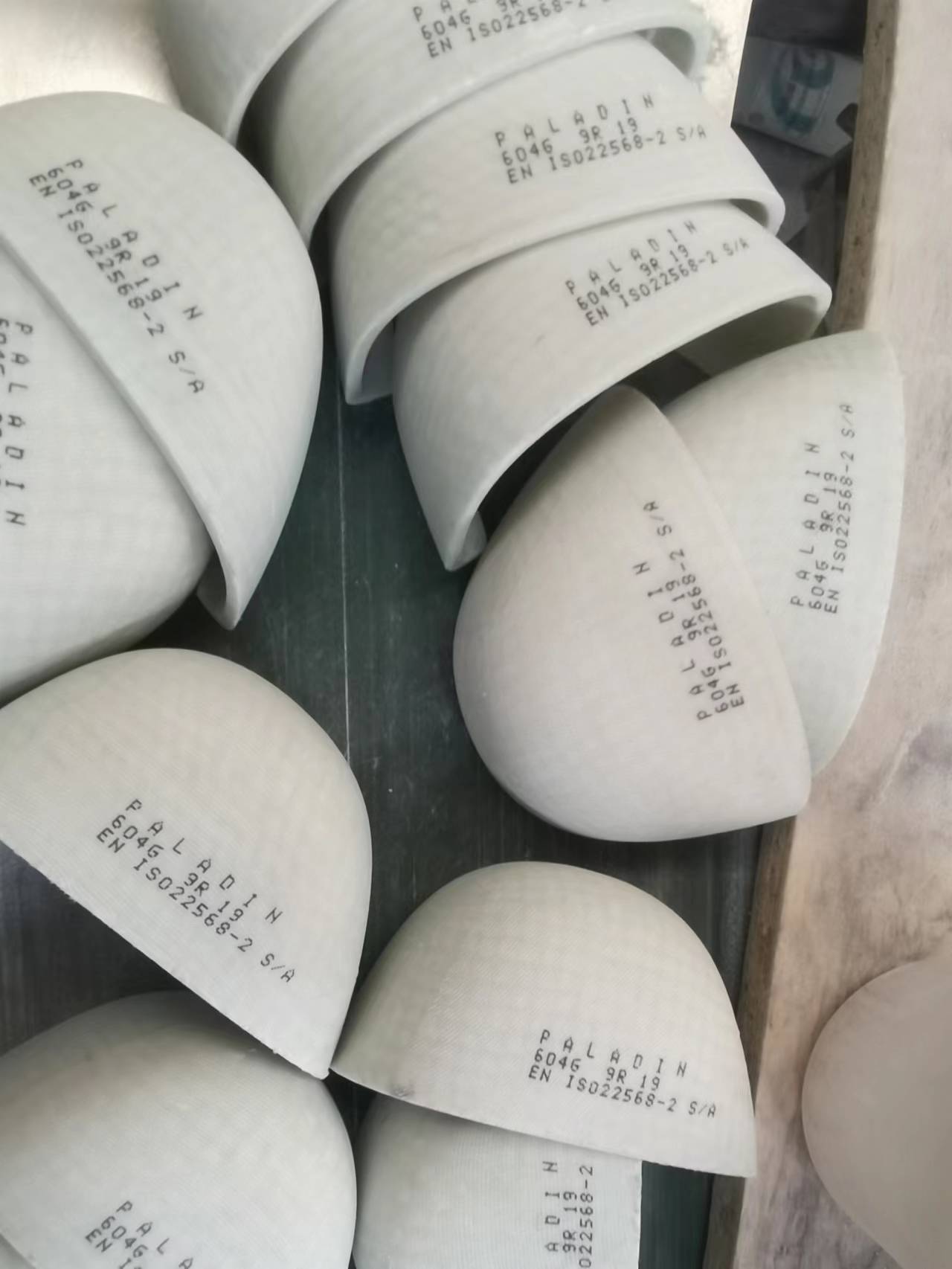 PU طراز المغلفة 522 CAP LIVERGLASS TOE | 200J مقاومة تأثير أحذية السلامة الصناعية